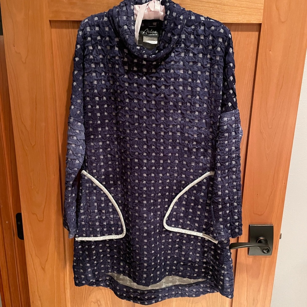 NWOT Tunic Top by Artex of Canada